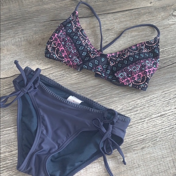 Bathing Suit - Picture 3 of 7